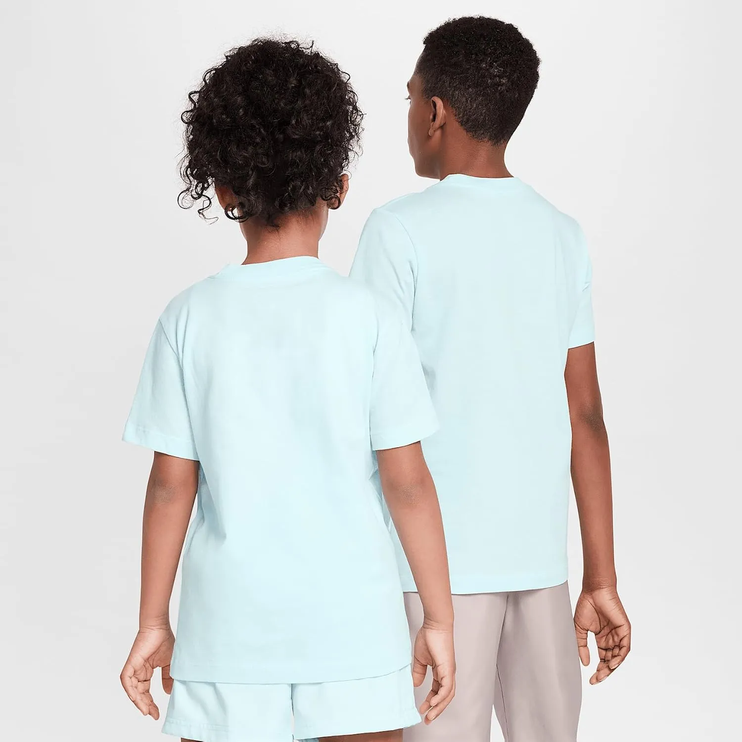 Nike Sportswear Big Kids' T-Shirt (FZ5177-474, Glacier Blue)
