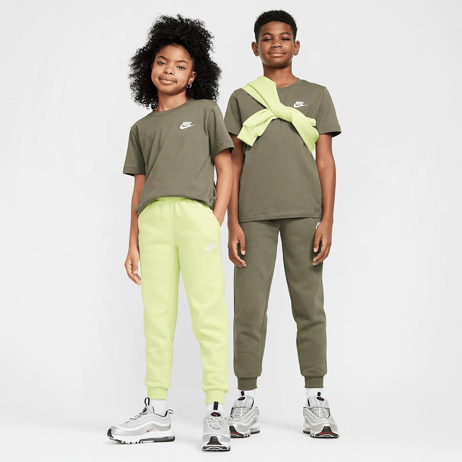 Nike Sportswear Big Kids' T-Shirt (Medium Olive, FZ5177-222)