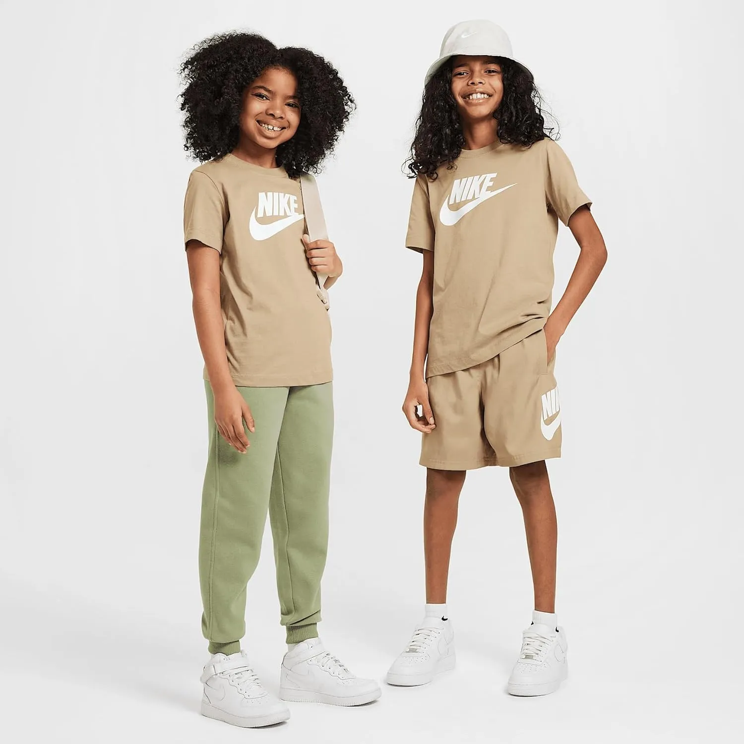 Nike Sportswear Big Kids' T-Shirt (Parachute Beige, FZ5178-297)