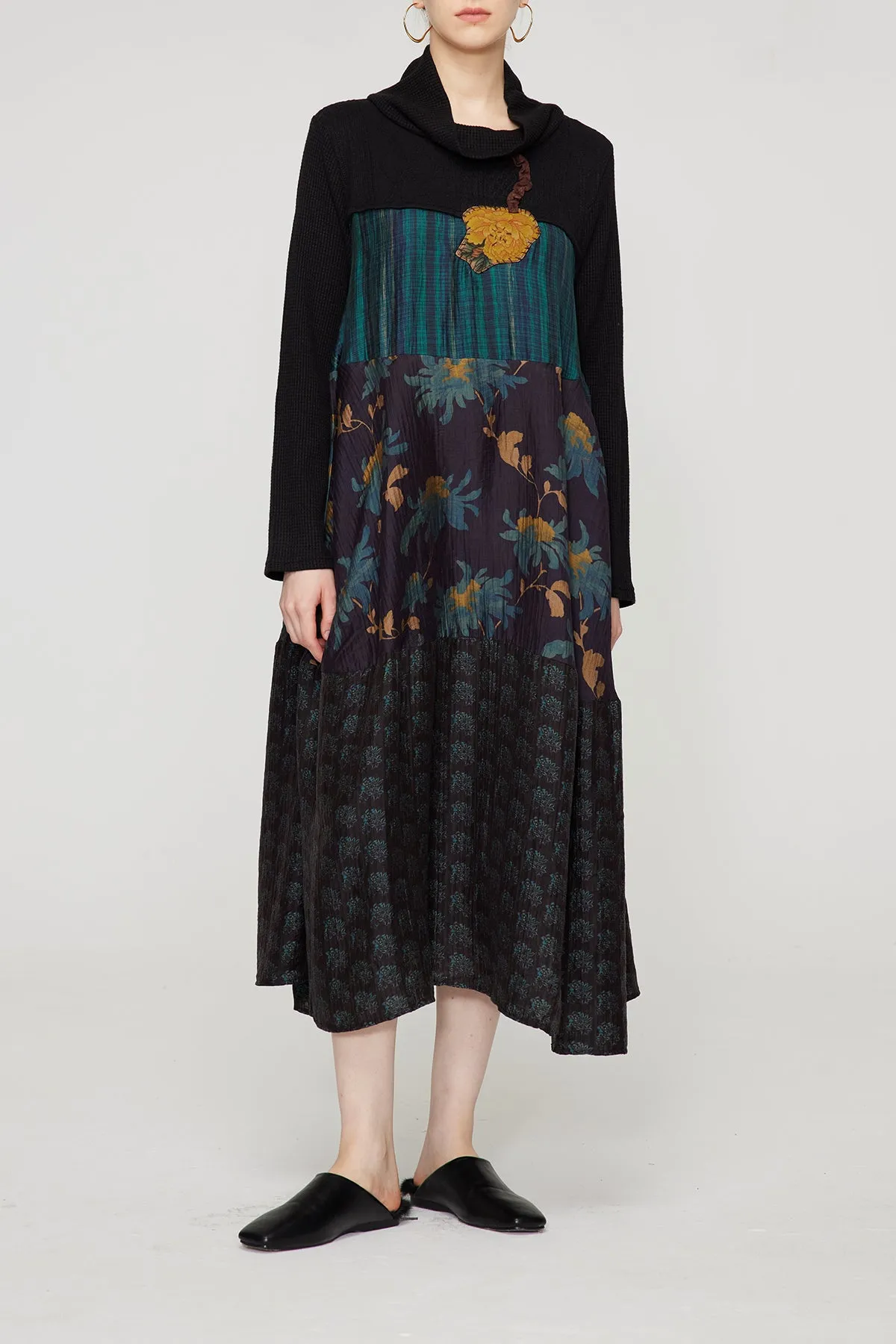 Patchwork Embroidered High-Neck Vintage Dress