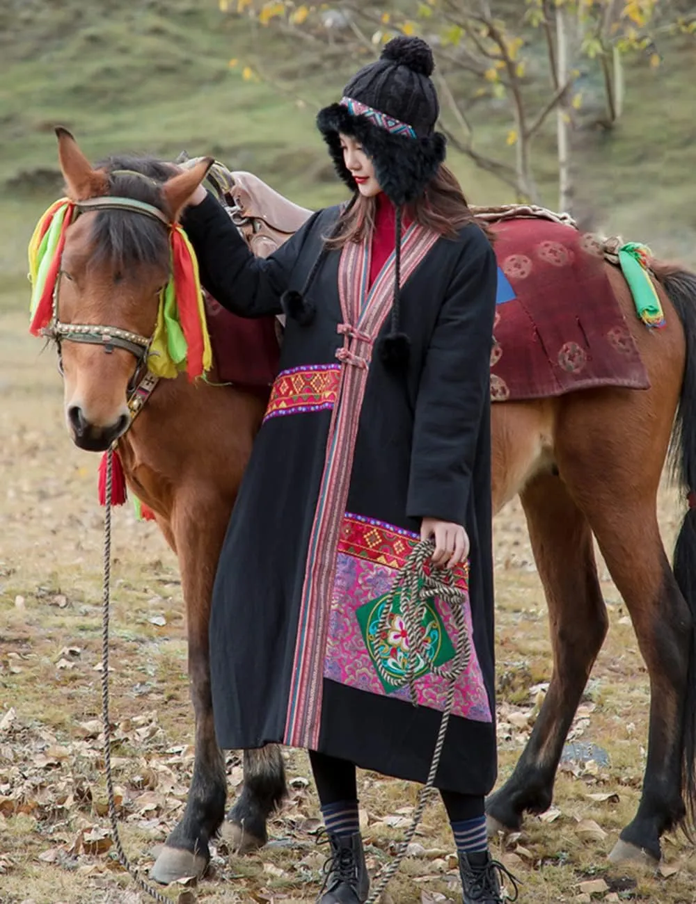 Women's Cotton Linen Thickened Coat Ethnic Embroidered Winter Warm Cotton Padded Parka Coat